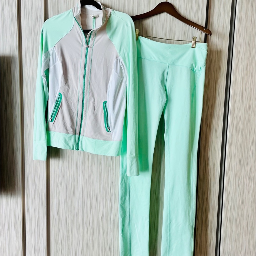 Lululemon Matching Athletic Set. Size 10